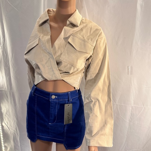 New NWOT Line & Dot Inspire Top in Bone
jacket top leather revolve cream - Picture 3 of 5